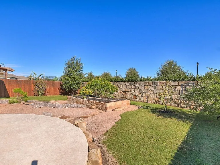 16208 Cantania Cv — Photo 20