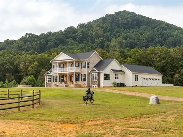 204 Violet Ridge Trl, Lowgap, NC 27024