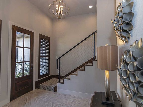 5th image of 760 Esperanza Pl