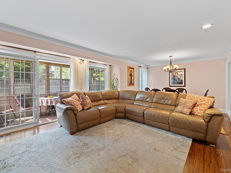 12 Downing Ct — Photo 8