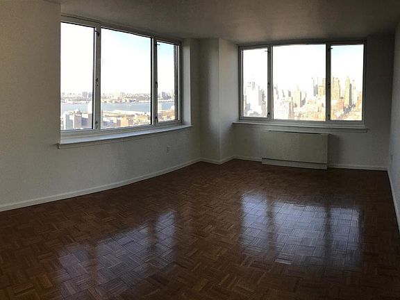 3rd image of 350 W 43rd St APT 36D