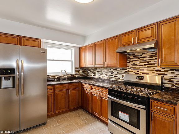 3rd image of 14508 S Marquette Ave