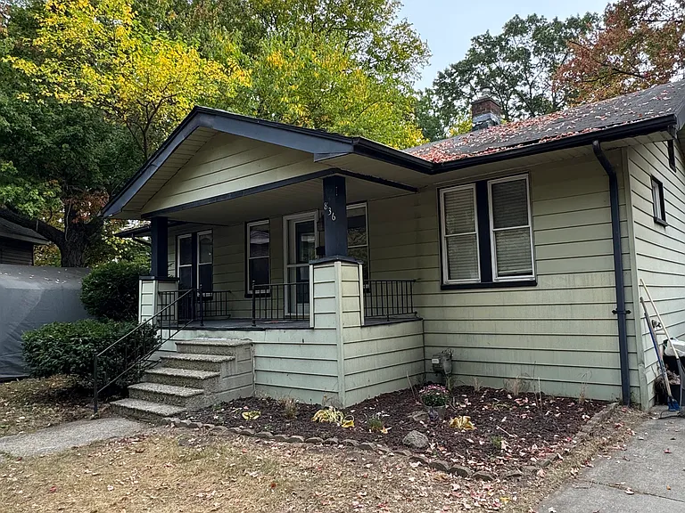 836 N Maple Ave — Photo 1