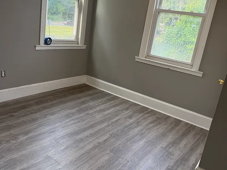 193-195 Silver Ln #1 — Photo 7
