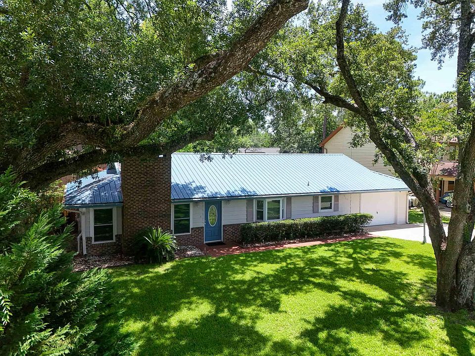 1st image of 210 Cloverdale Blvd