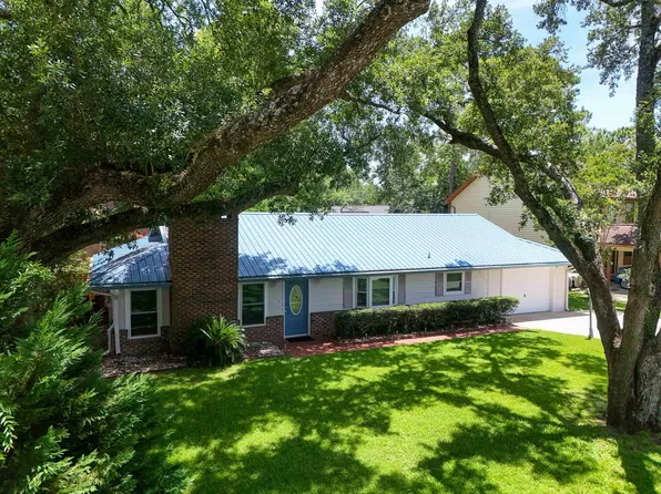 210 Cloverdale Blvd, Fort Walton Beach, FL 32547