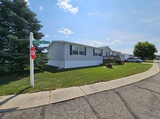 425 Birds Nest Ln, Mason, MI 48854