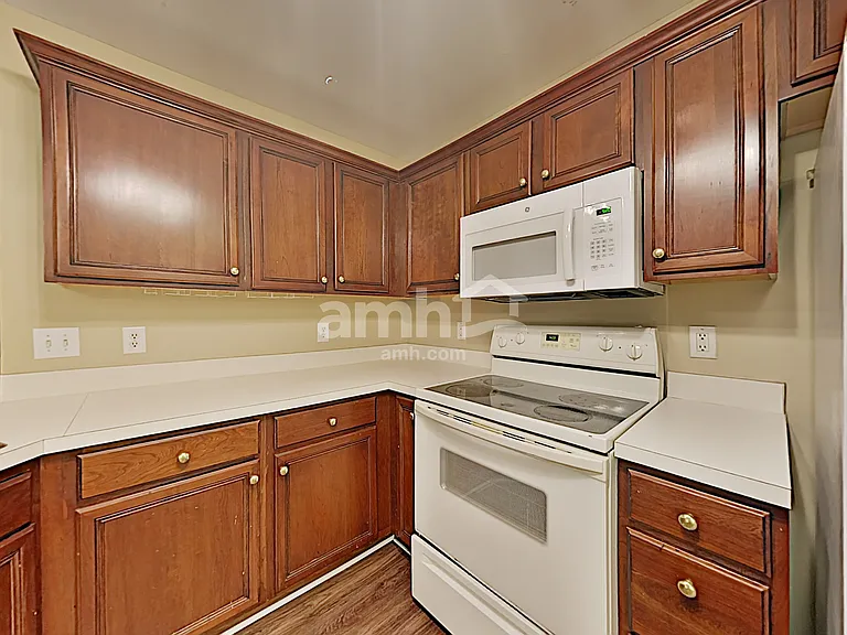 103 Homestead Ln — Photo 4