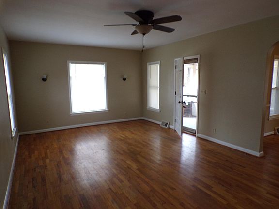 3rd image of 59 Reading Ave