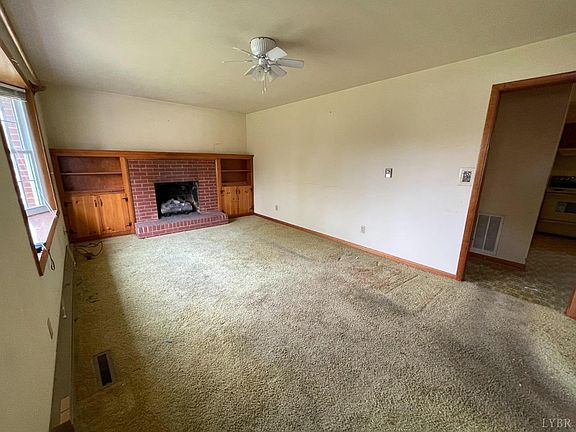 4th image of 184 Laurel Dr
