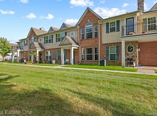 23890 N Northstone Village Dr #17, Taylor, MI 48180