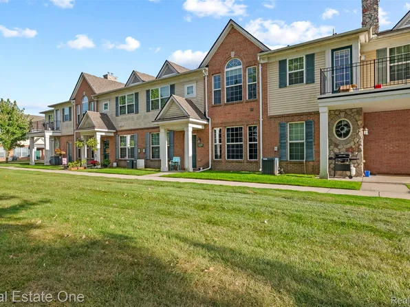 23890 N Northstone Village Dr #17, Taylor, MI 48180