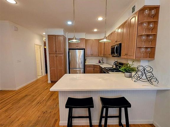 4th image of 163 Beach 128 St #3A