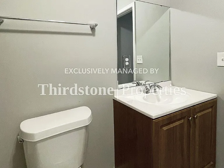 371 Smith St — Photo 12