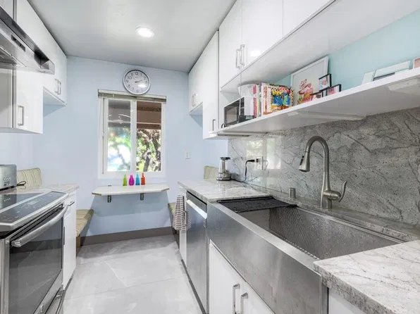 6495 Bell Bluff Ave, San Diego, CA 92119