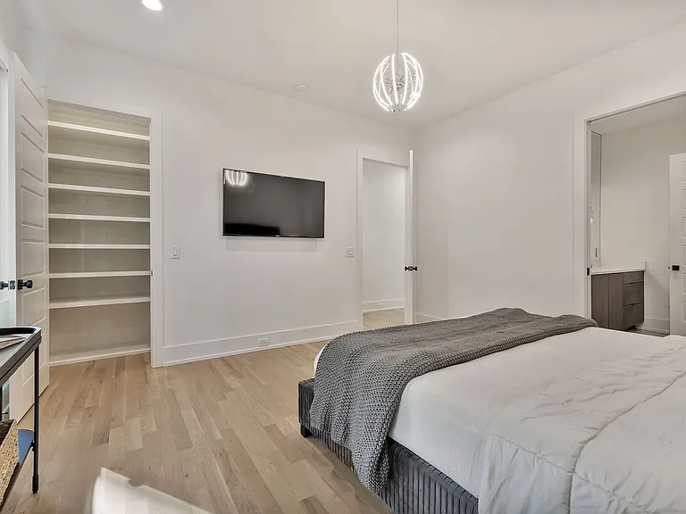 4107 Kimbark Dr — Photo 16