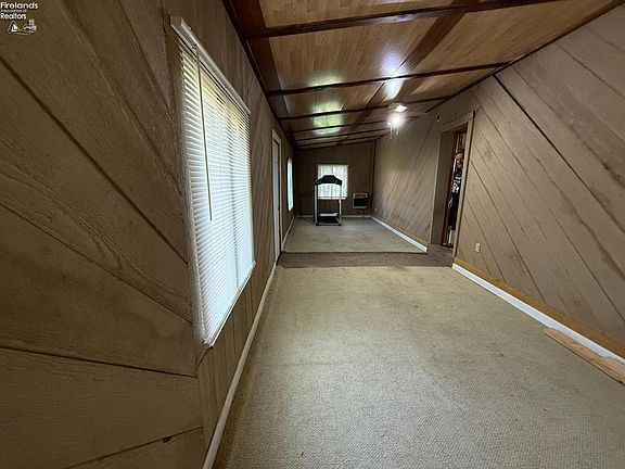 4th image of 1107 Rainbow Ave