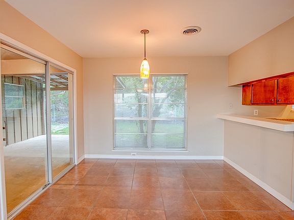 3rd image of 119 Loma Vista Dr