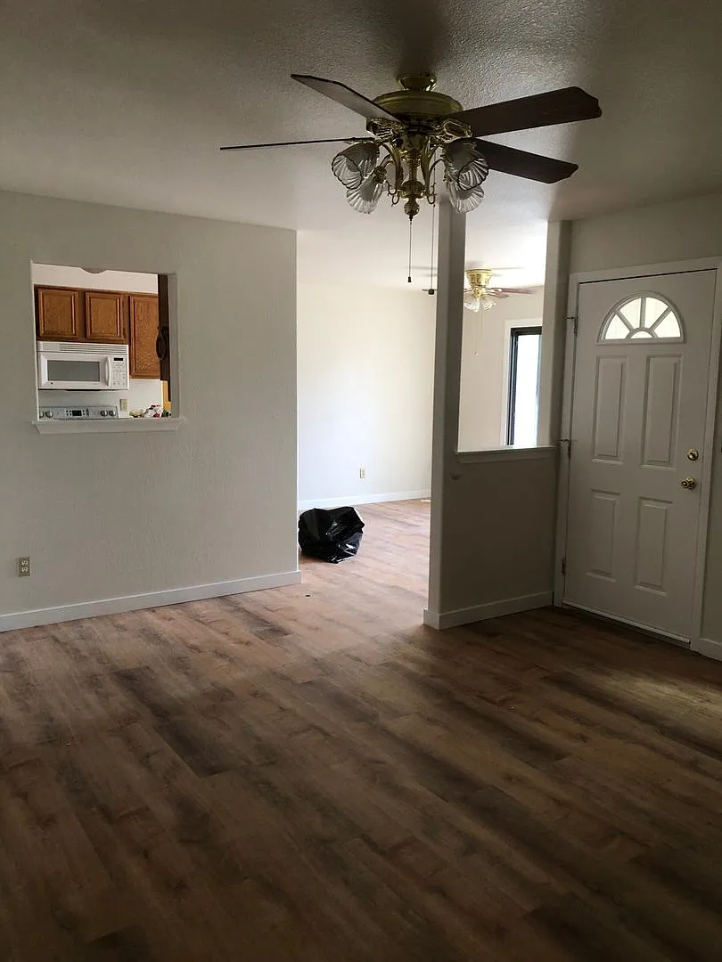 204 N Whitacre Unit B Yerington, NV 89447 — Photo 4