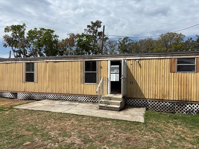 1st image of 3531 S Pine Ave Unit 14
