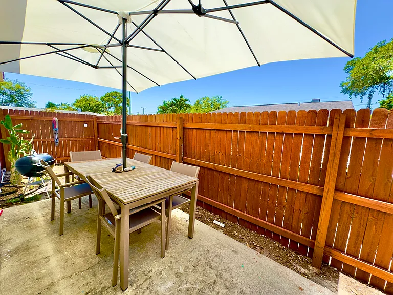 2401 Avenue Q — Photo 18