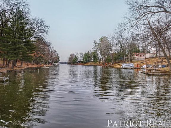 3rd image of 8522 S Pine Point Dr