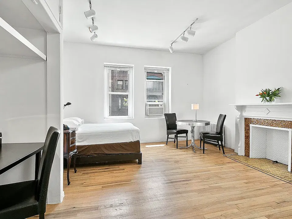 123 W 78th St #2F