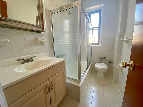4th image of 20-67 29th St #2