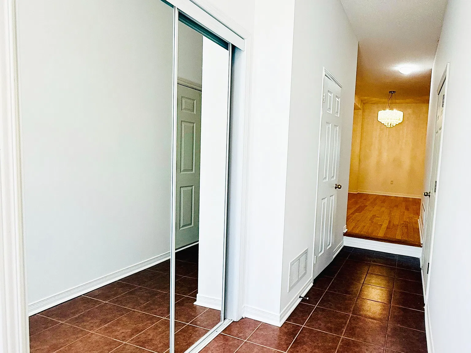 5 bed, $4,250 — Photo 2
