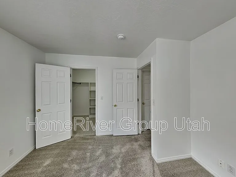 238 N Bliss Ct — Photo 12