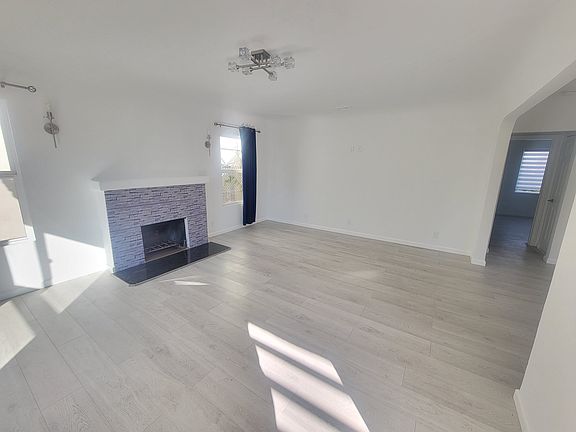 2nd image of 916 S Holt Ave #914