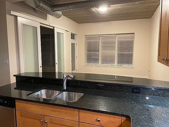 5th image of 24 W Station St Unit 306W