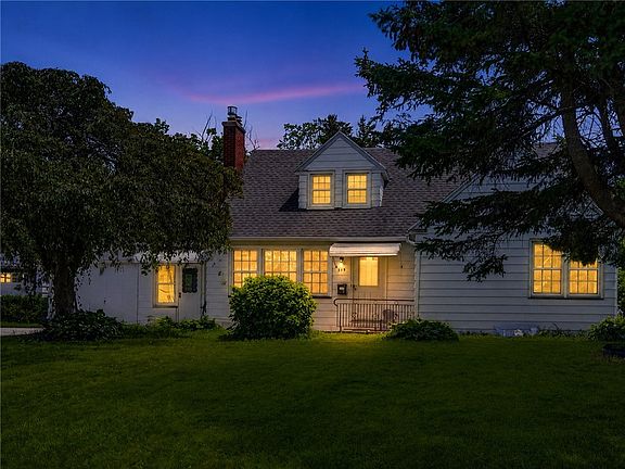 2nd image of 319 Windsor Rd