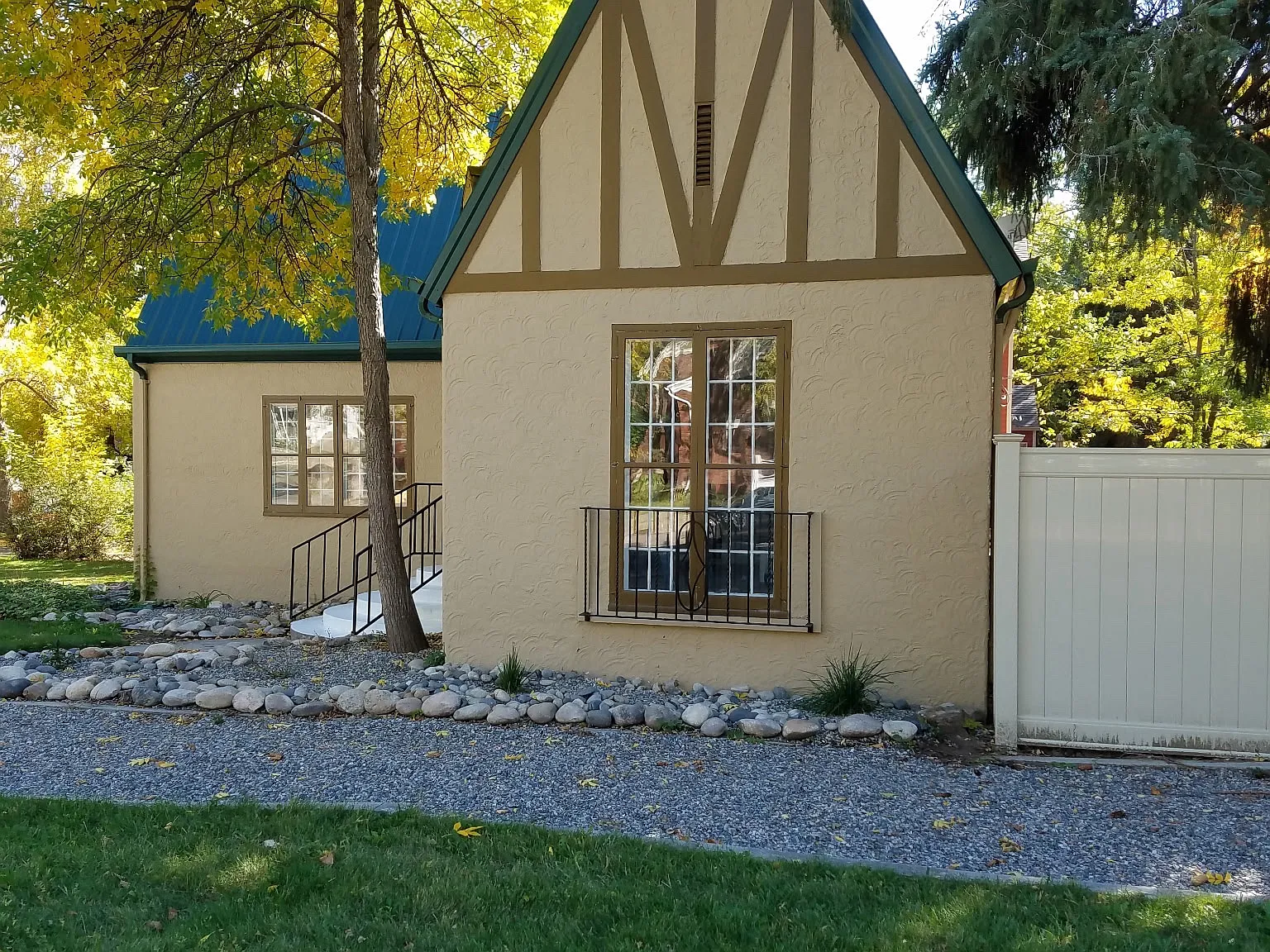 3 bed, 1934 sqft, $1,800 — Photo 2