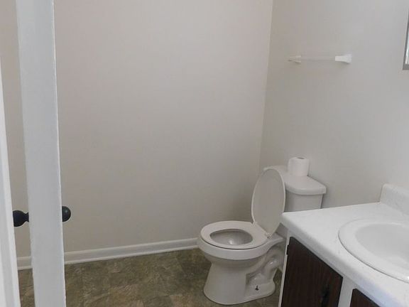 4th image of 111 Cameron St