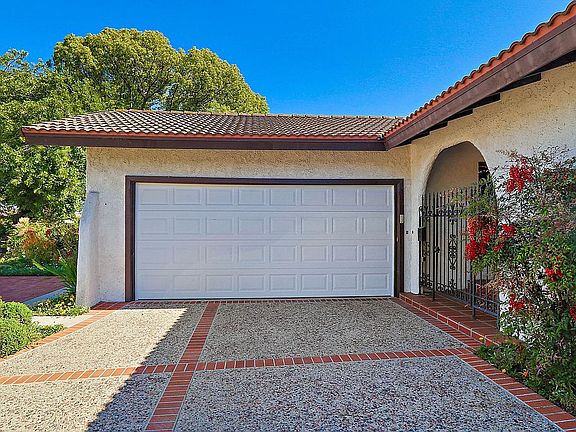 3rd image of 27925 Pontevedra Dr
