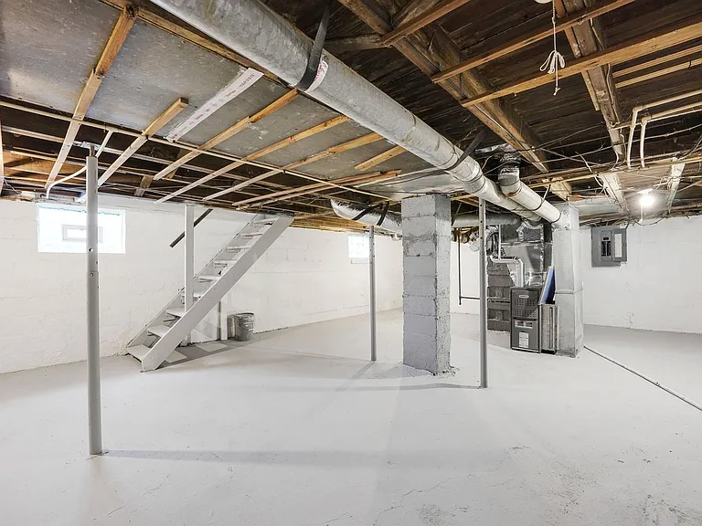 172 S Richardson Ave — Photo 21