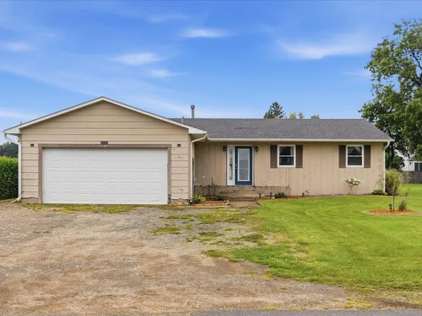 203 W Nissen Stigen, Lee, IL 60530