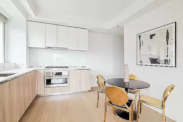 2nd image of 220 W 26th St #508