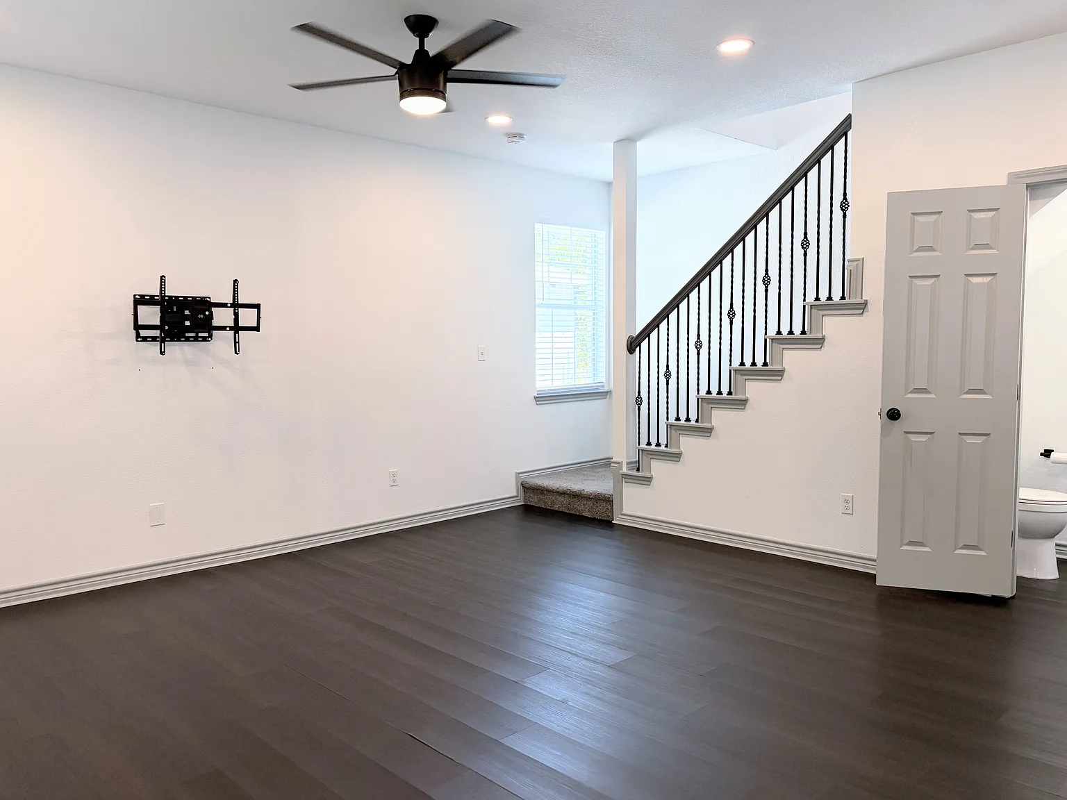 3 bed, 1611 sqft, $2,650 — Photo 3