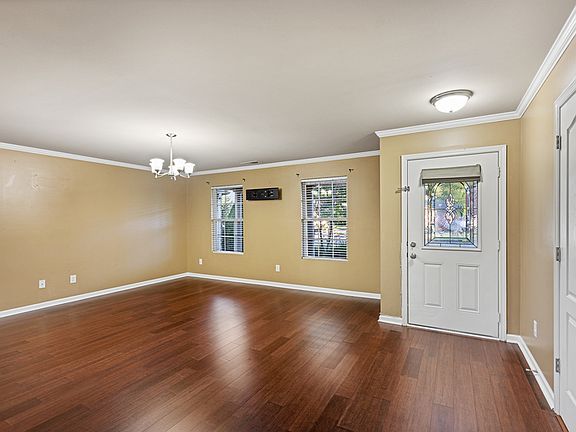 5th image of 213 Laramie Cir NW