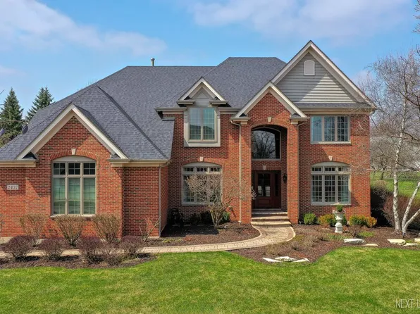 2437 Bird Ln, Batavia, IL 60510