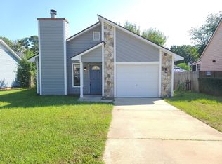 533 Hollyberry Ln, Fayetteville, NC 28314