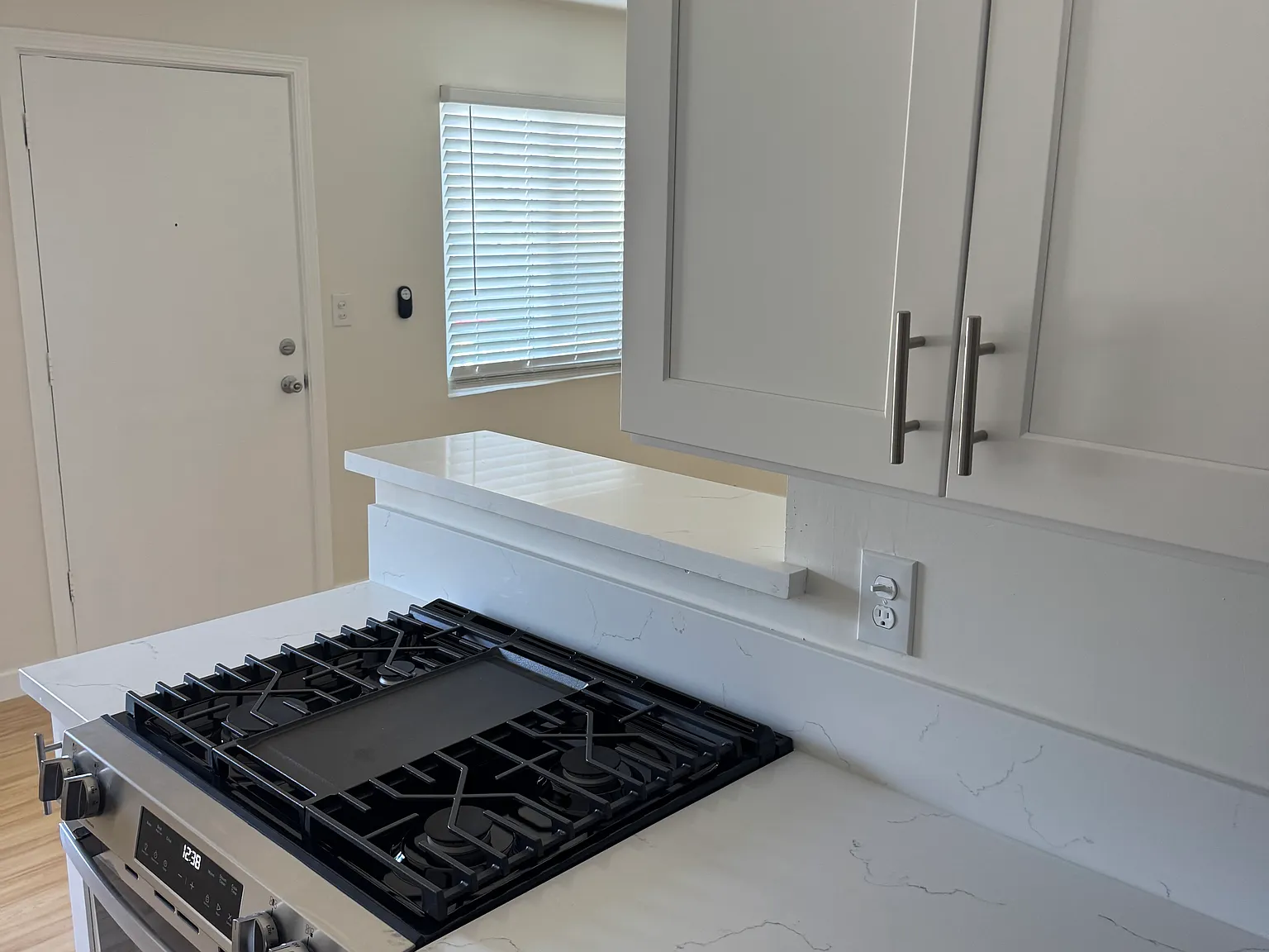 1 bed, 450 sqft, $2,300 — Photo 4
