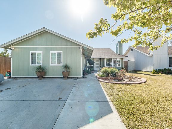 3rd image of 12515 De Foe Ave