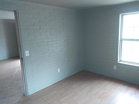 4th image of 1740 North Ave