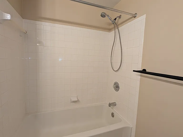 42 Battersea Bridge Ct — Photo 44