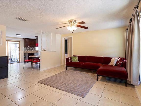 5th image of 2877 Nutwood St