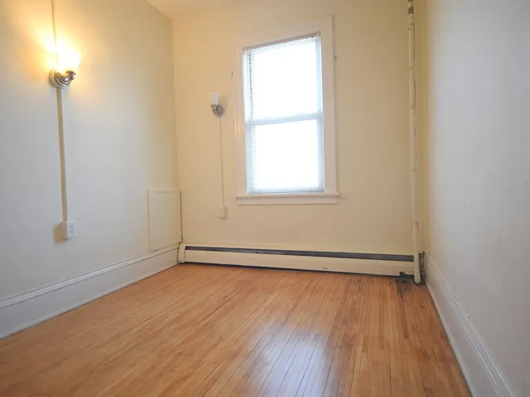 2121 Hennepin Ave S — Photo 12