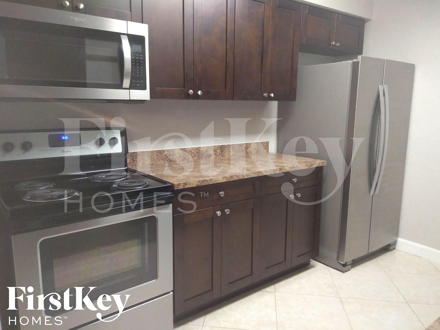 3 bed, 2.0 bath, 2150 sqft, $3,280 — Photo 4